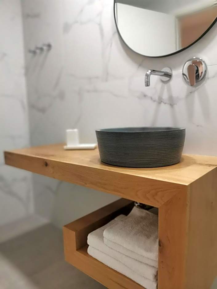 Melissa Apartments, Studios & Suites