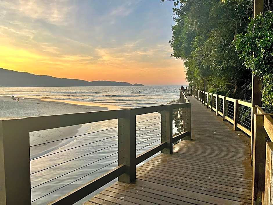 B250 - Apto 3 quartos com vista mar sobre Avenida