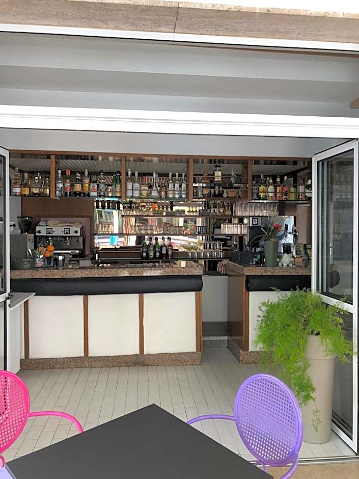 Hotel Marlisa Pier