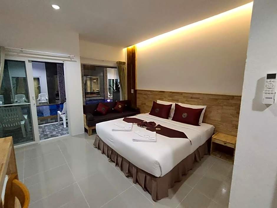 Photo 1 of 6 of 1 King Bed, Pool View