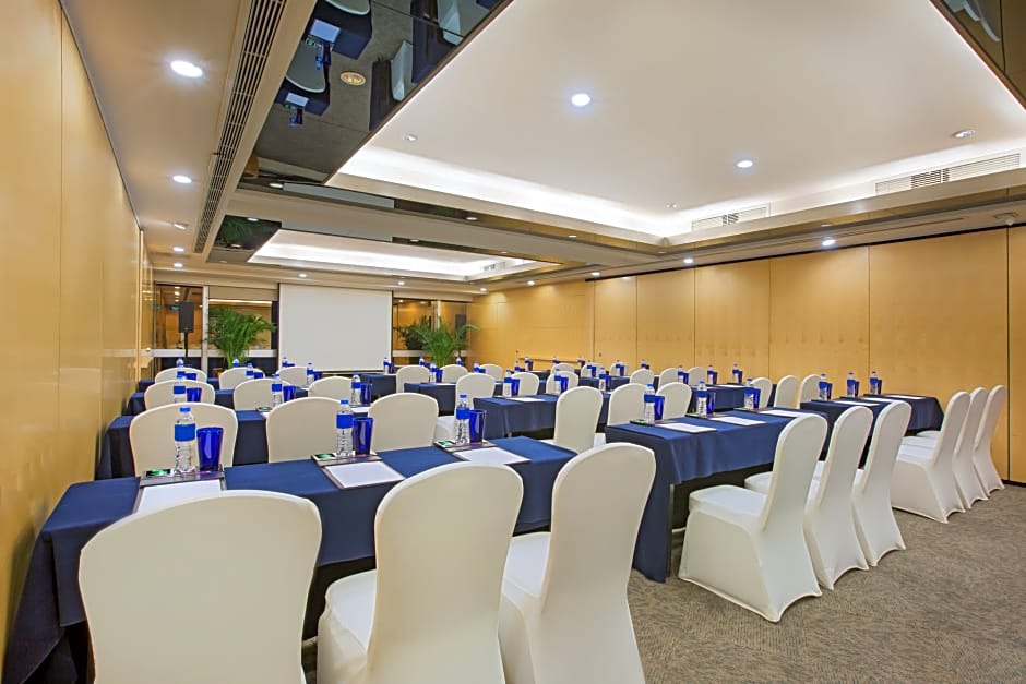 Crowne Plaza Nanjing Hotel & Suites