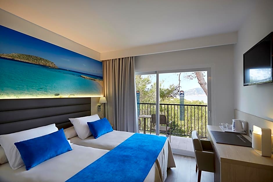 Invisa Hotel Club Cala Blanca