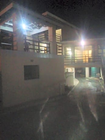 Emampingeni lodge