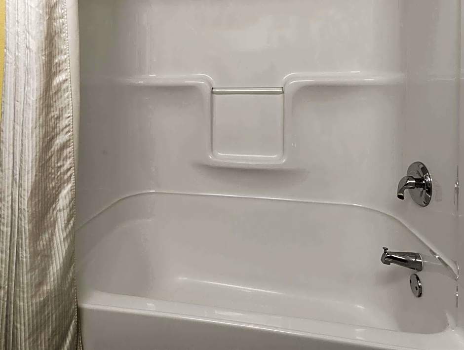 Days Inn & Suites by Wyndham Union City