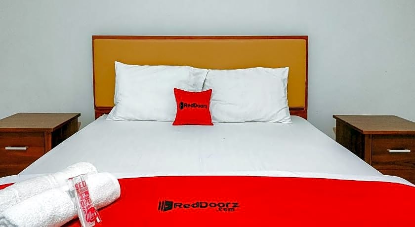 RedDoorz at Omah Candi Sari near Airport YIA