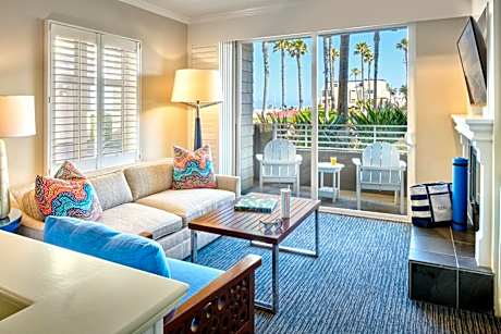 Partial Oceanview  Suite