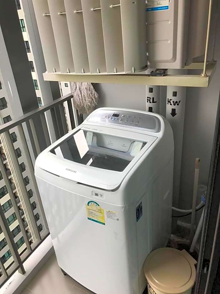 the base 网红公寓 市中心核心区顶层无边泳池俯瞰整个芭堤雅海湾