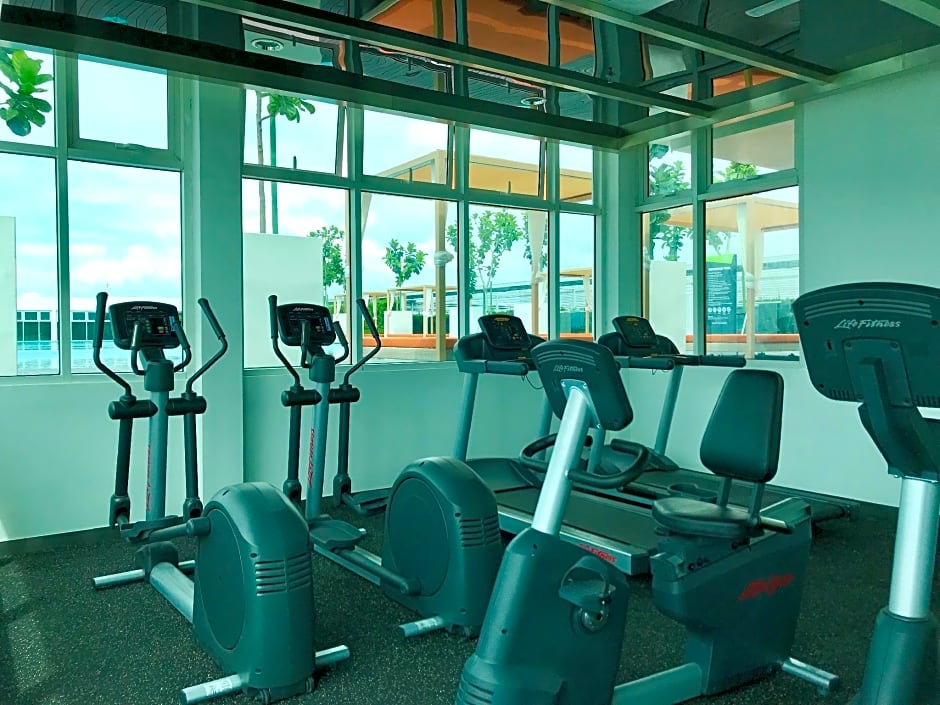 Sunset Seaview Vacation Condos @ Infinity Avenue
