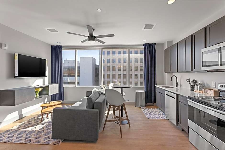 175 LEX - Walkable Downtown Lexington & Rupp Arena - Full Condos