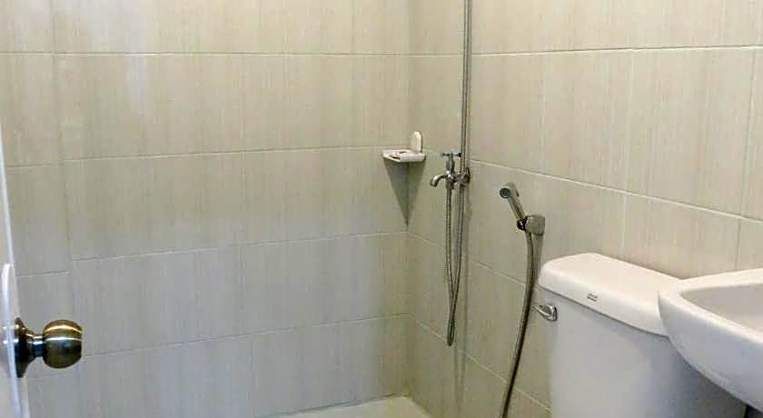 Nanette's Tourist Inn