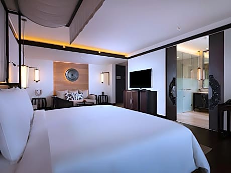 GRAND DELUXE ROOM