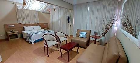 Deluxe Suite with Spa Bath