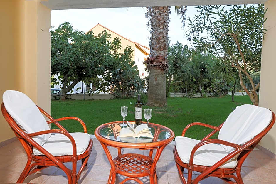 Three Stars Beach Hotel