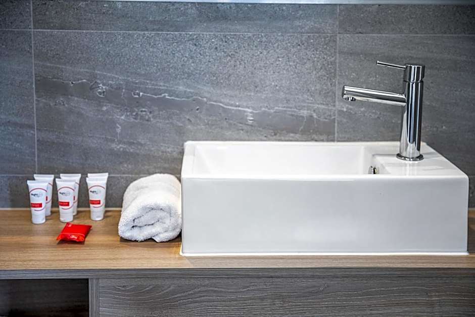 Nightcap at Ashley Hotel