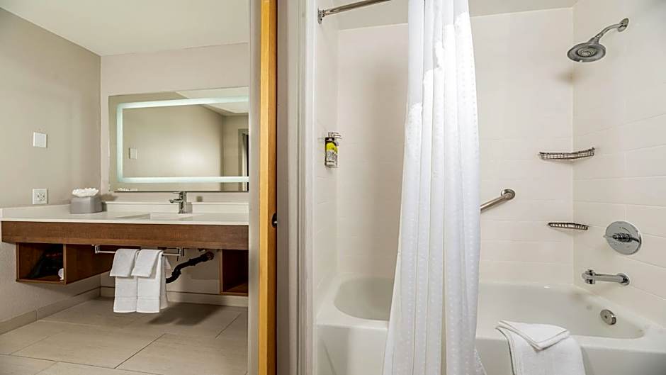 Holiday Inn Express Fremont - Milpitas Central By IHG