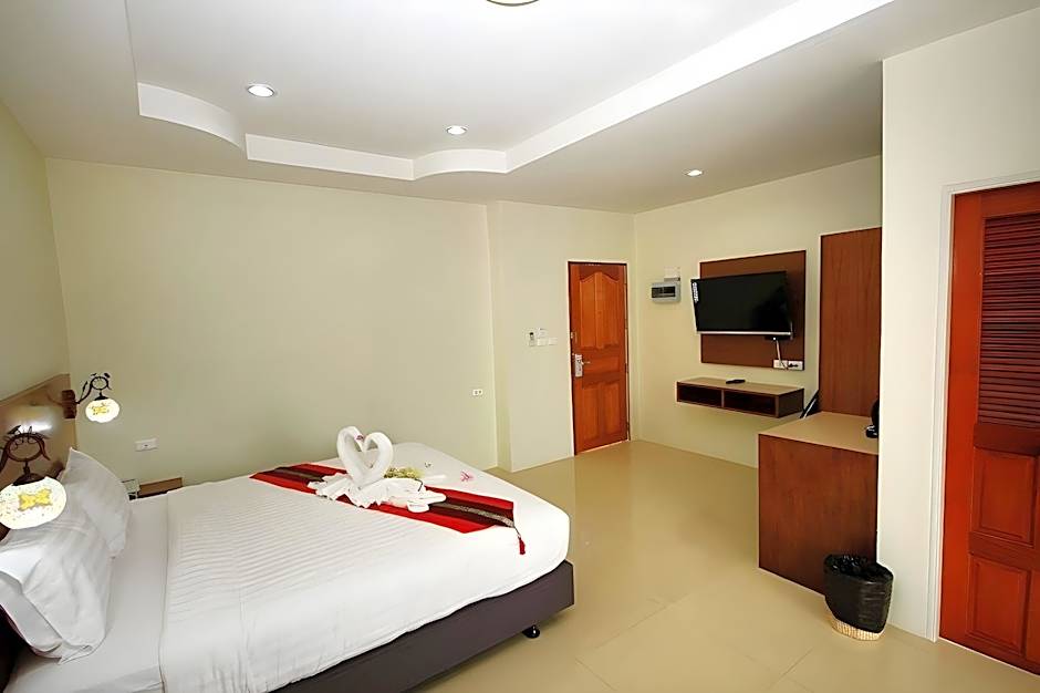 Chaophayathara Riverside Hotel