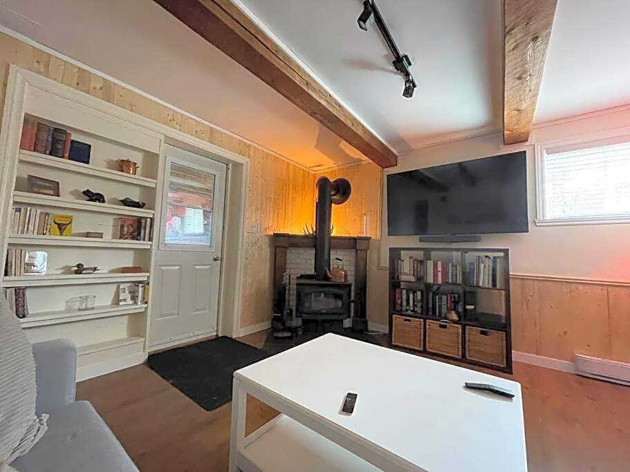 Ty-Llyn - Lakeside Spa Retreat