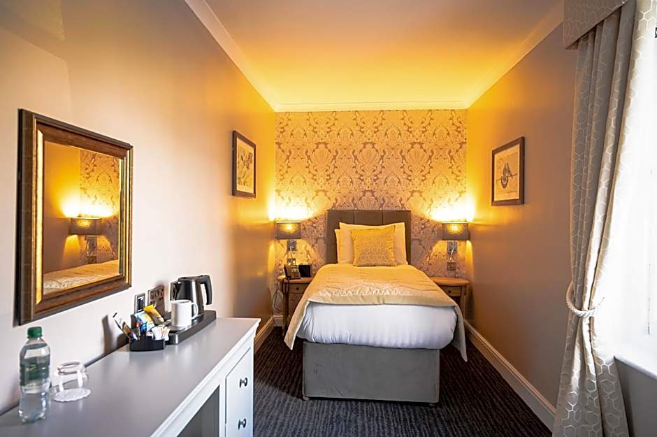 Thames Riviera Hotel