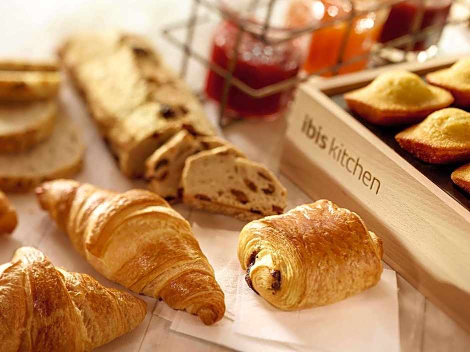 ibis Paris Canal Saint Martin