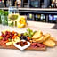 Cambria Hotel Denver Downtown RiNo