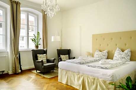 Triple Room with Shared Bathroom