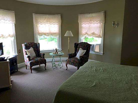 Castle Manor Inn