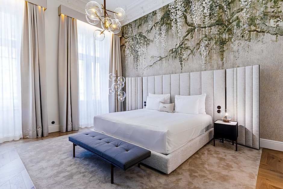 Photo 1 of 7 of Heritage Suite