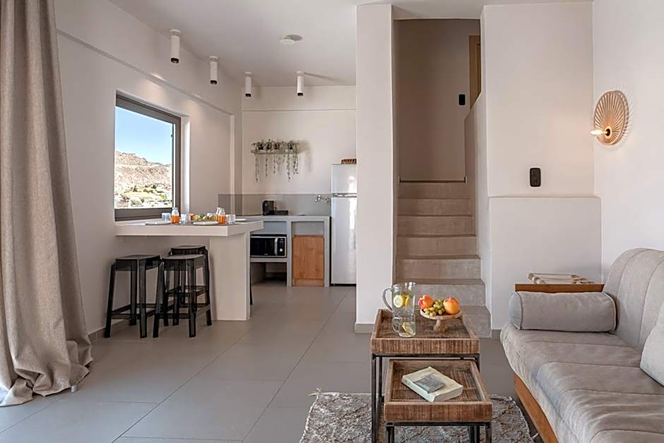 Amal Kythnos Suites