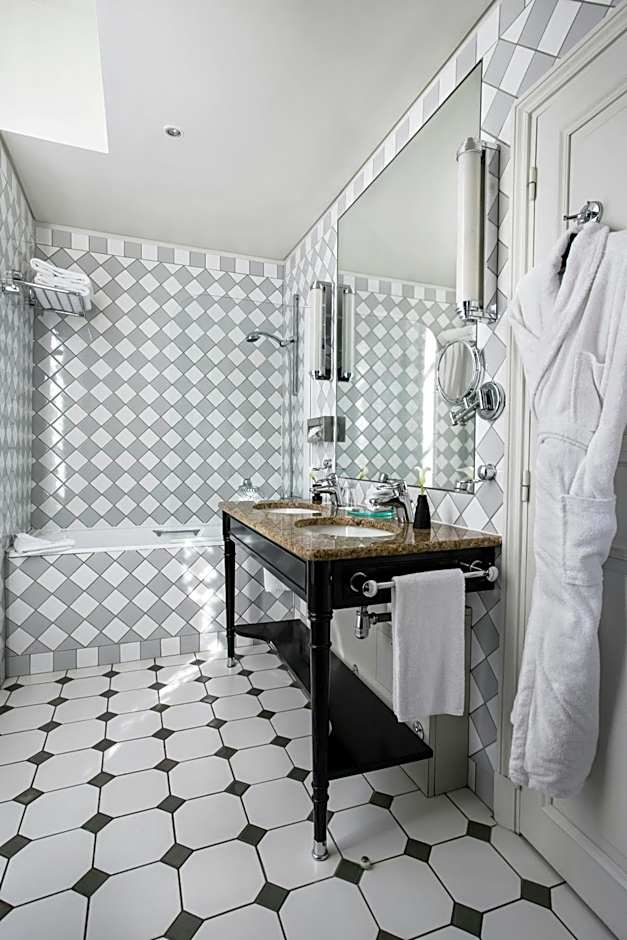 Hotel Castille Paris