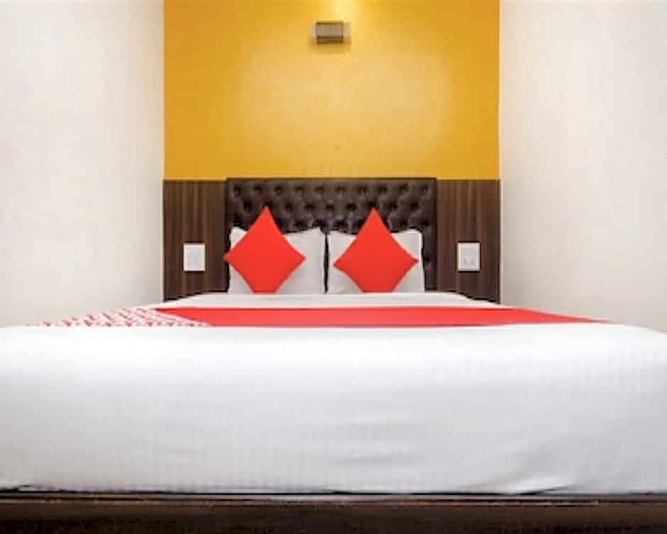 Hotel Bently – Bombay/ Mumbai, KY