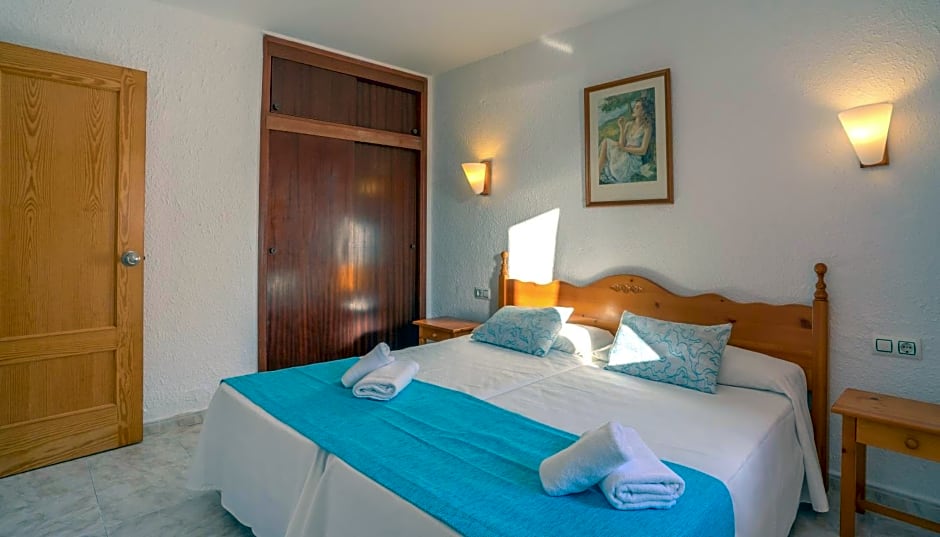 Apartamentos Lentiscos by MIJ