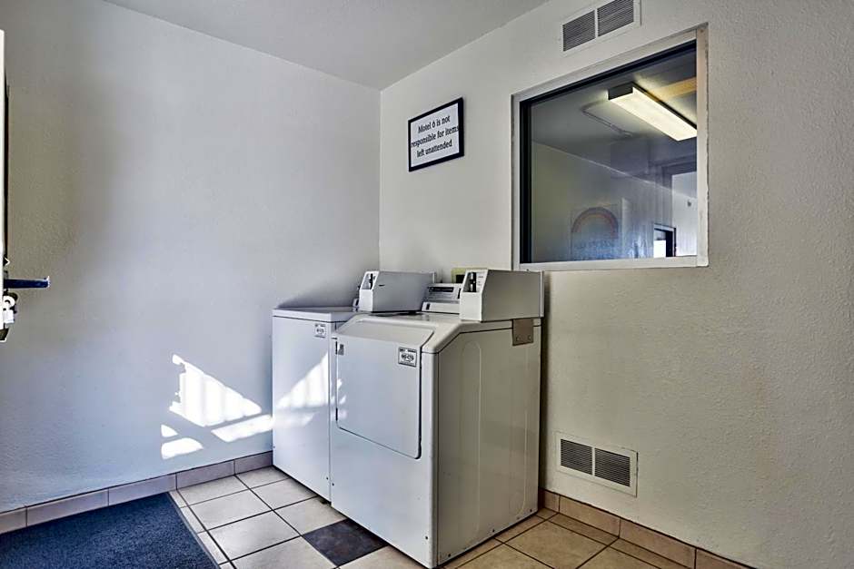 Motel 6-Flagstaff, AZ - Butler