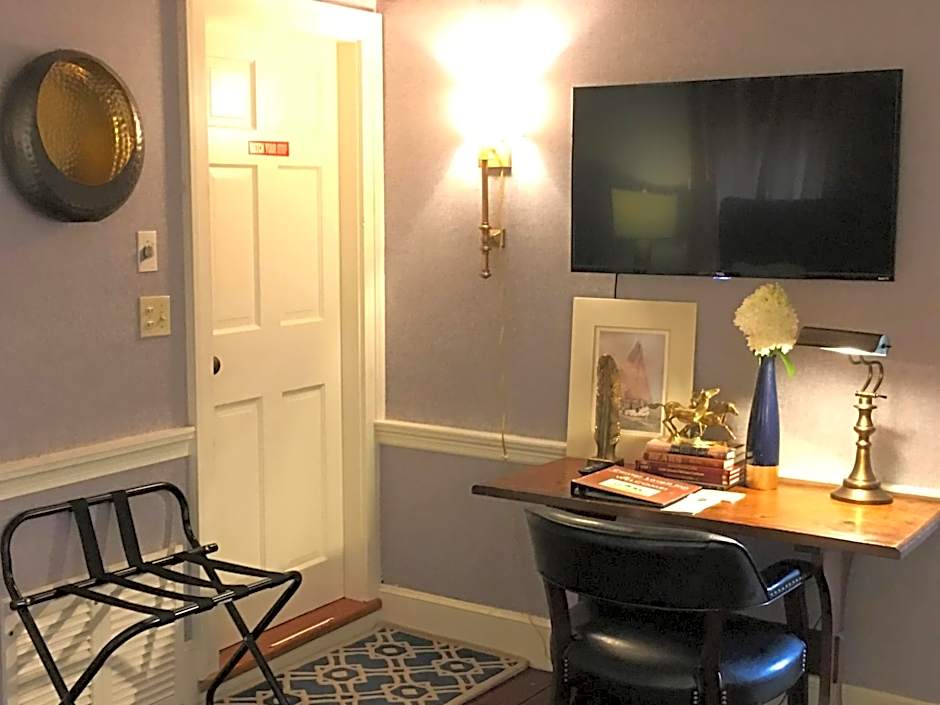 Center Lovell Inn