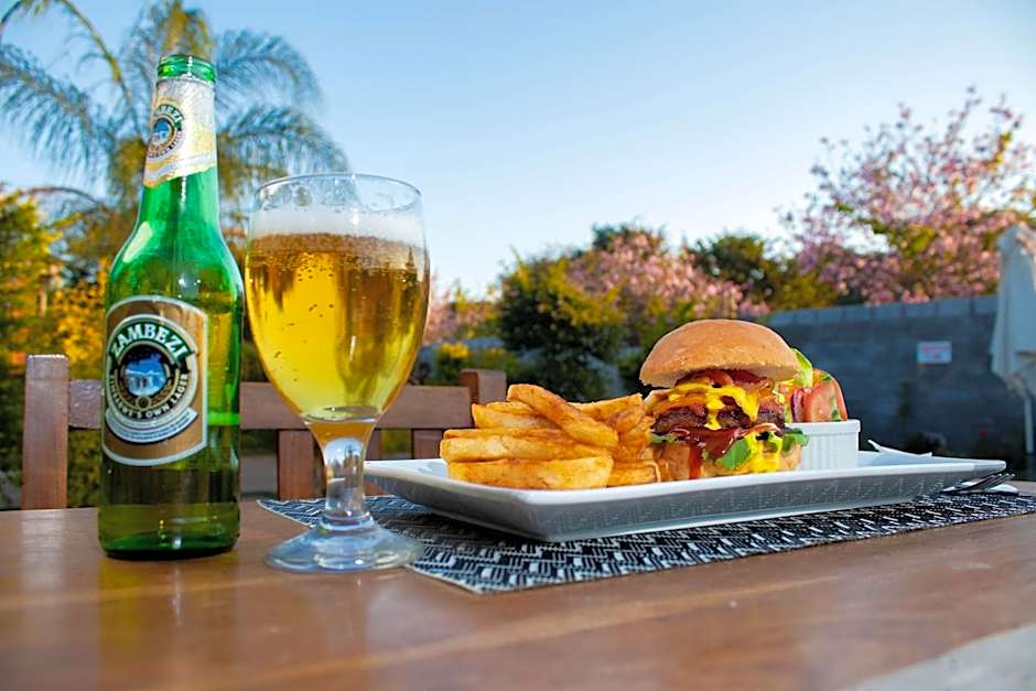 Dzimbahwe Guest Lodge