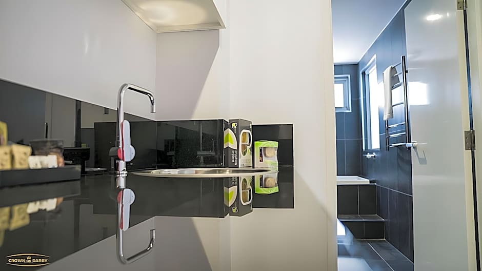 Crown on Darby Apartment