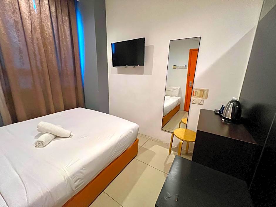 1 Hotel Taman Connaught