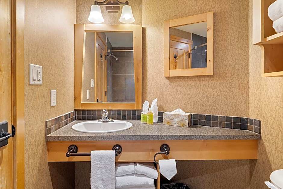 Fox Hotel And Suites