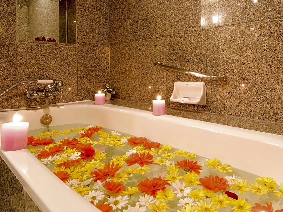 Montien Riverside Hotel