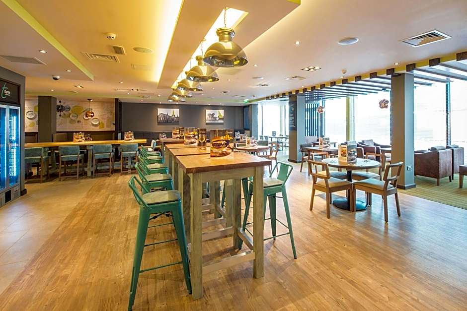 Premier Inn Lichfield City Centre