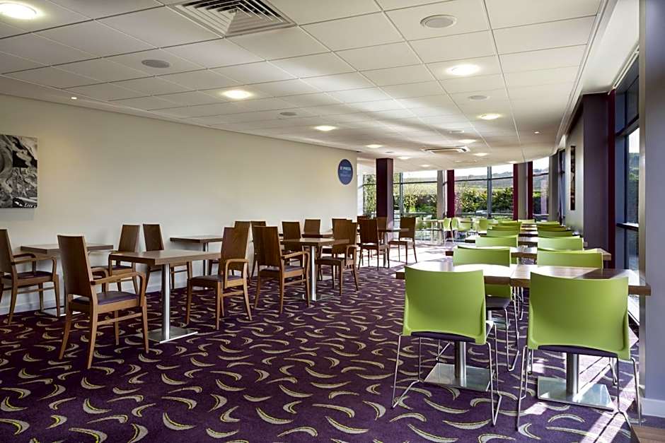 Holiday Inn Express Dunstable By IHG
