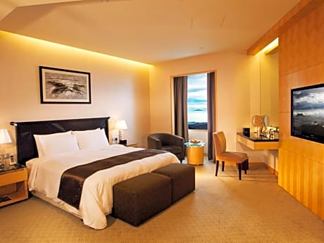 Grand Premier Double Room with Spa Package