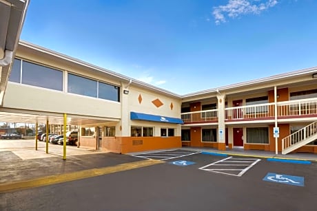 Days Inn by Wyndham Jacksonville NC