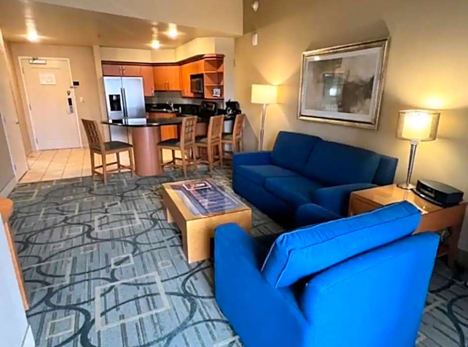Apartment with Balcony at Platinum Hotel