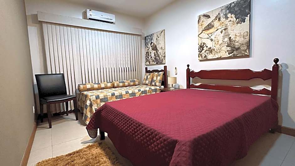 Spacious house for up to 19 people, 5 minutes from the beach.