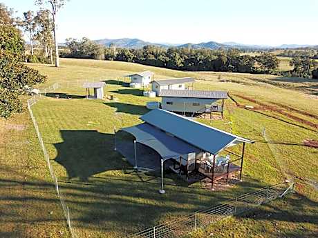 Valley Cabins By The Creek