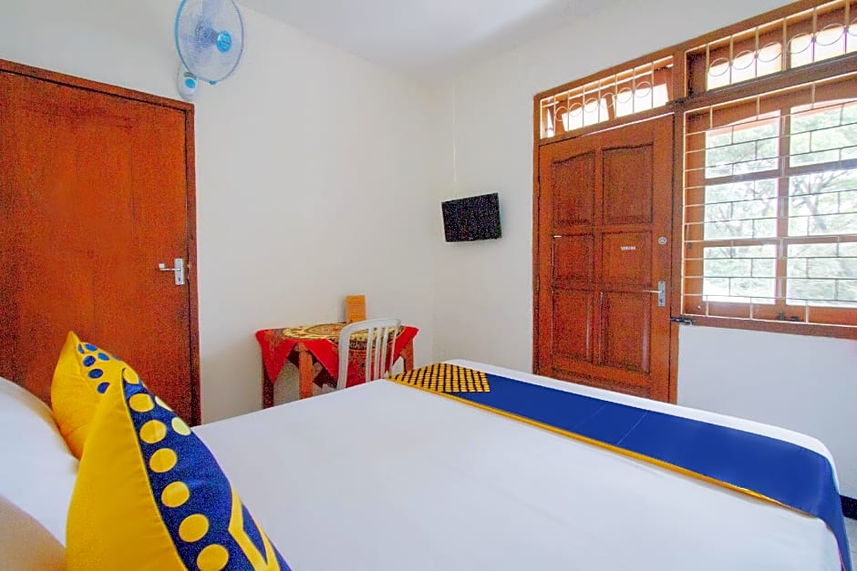 SPOT ON 3218 Bee Palm Family Syariah