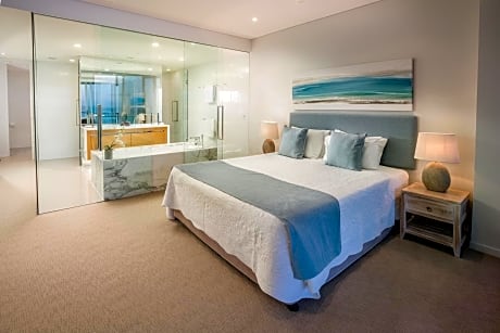 Luxury Three-Bedroom Apartment - Ocean View