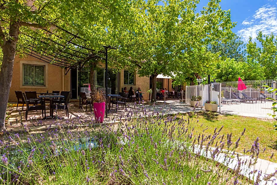 Logis Hotel Noemys pont de l'Etoile