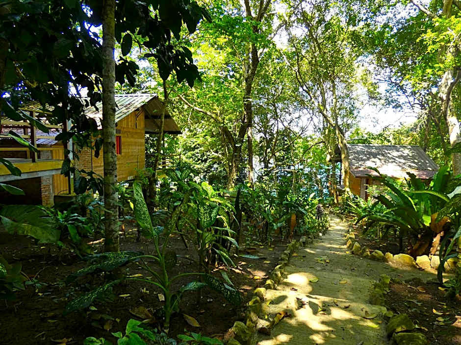 Santi Garden Bungalows