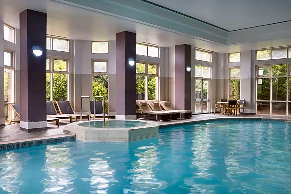 DoubleTree by Hilton Dartford Bridge